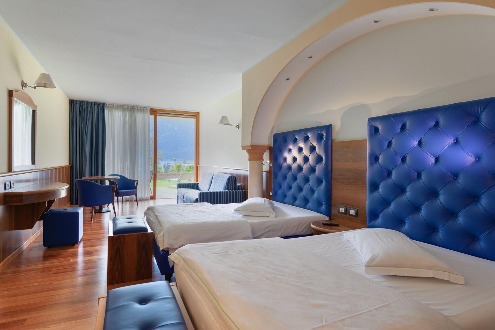 Alexander 4*