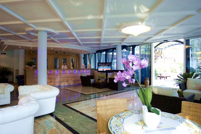 Alexander Hotel 4*